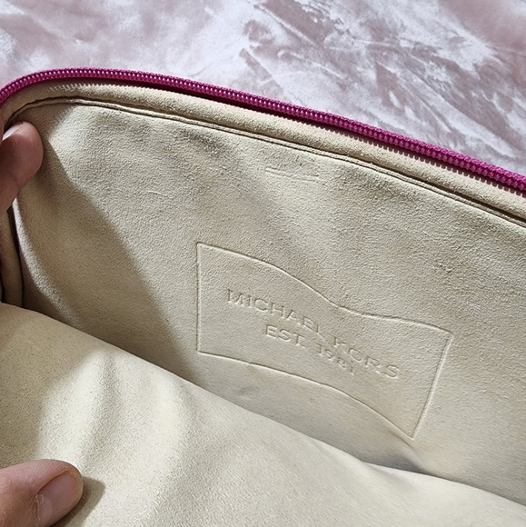 MK Pink tablet/ipad/laptop bag - Picture 11 of 11
